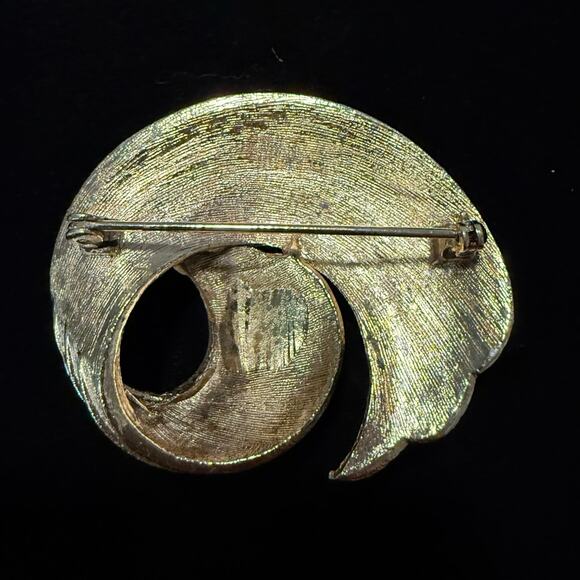 Vintage Gold-Tone Textured Swirl Brooch - Picture 2 of 2